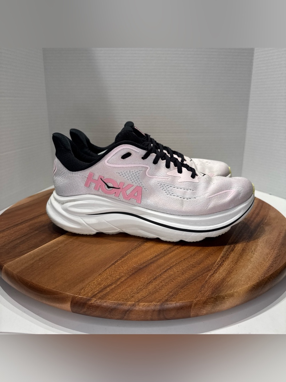 HOKA Women's Clifton 10 Pink Bondi Running Shoe Size 10B